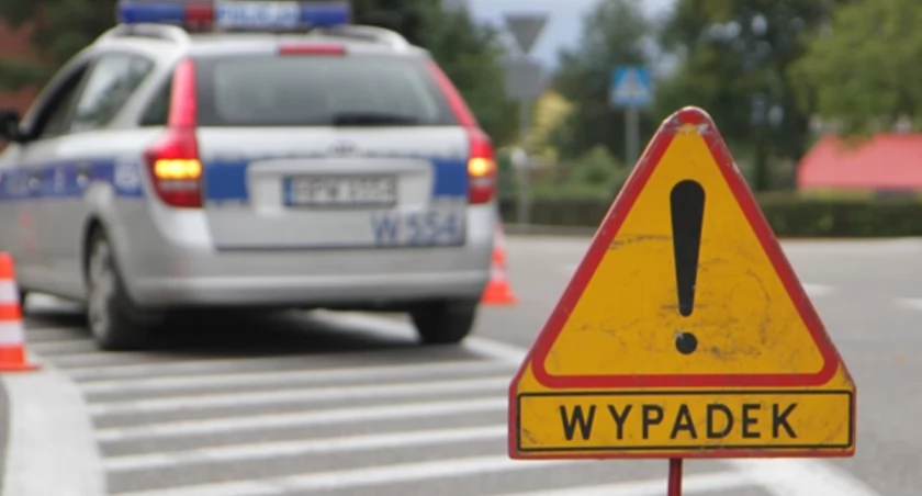 Zderzenie dwóch samochodów. Droga wojewódzka zablokowana!