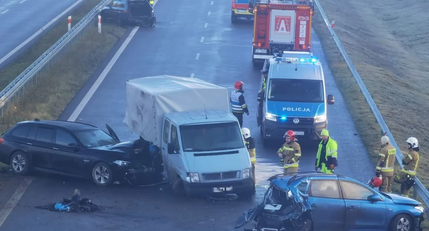Wypadek na ekspresówce. Jest duży korek | zdjęcia i wideo