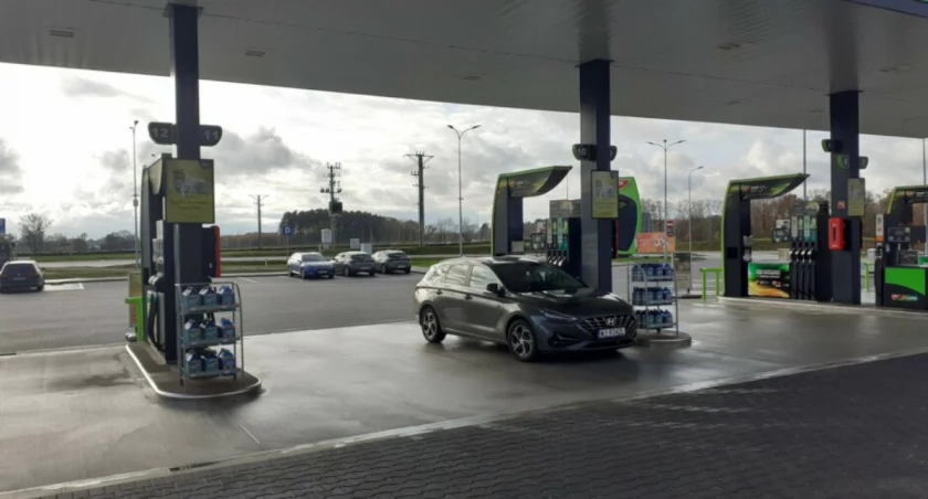Nowe stacje paliw na drodze S6. Zobacz gdzie można już zatankować