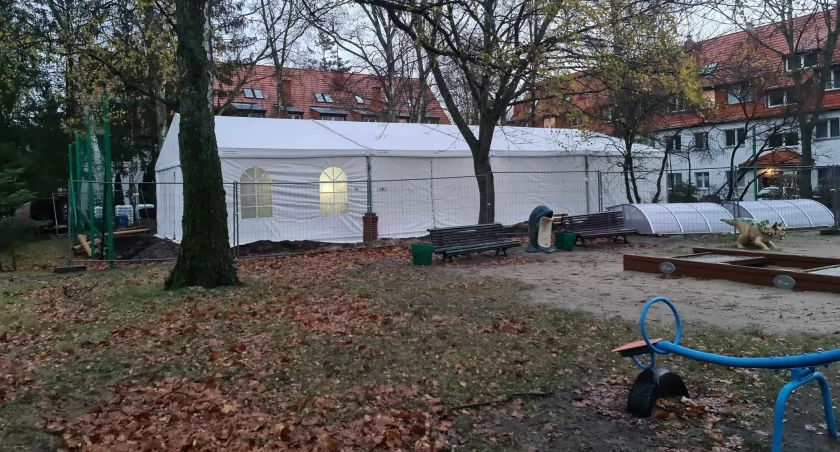 W Podczelu trwa przebudowa boiska sportowego