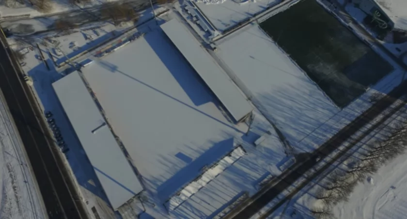 Zamieszanie z meczem Kotwicy. Piłkarze zagrają w śniegowcach?