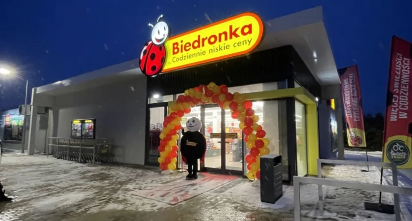 W Charzynie otwarto Biedronkę. Sklep będzie działał do późnych godzin wieczornych