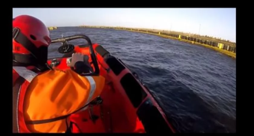  Ratownicy SAR ruszyli na pomoc kitesurferowi
