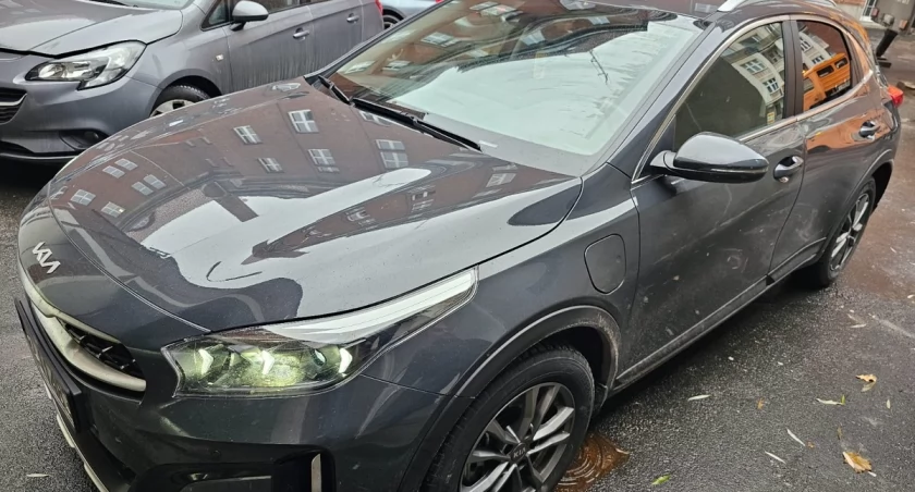Nieoznakowana KIA zasili flotę kołobrzeskiej policji
