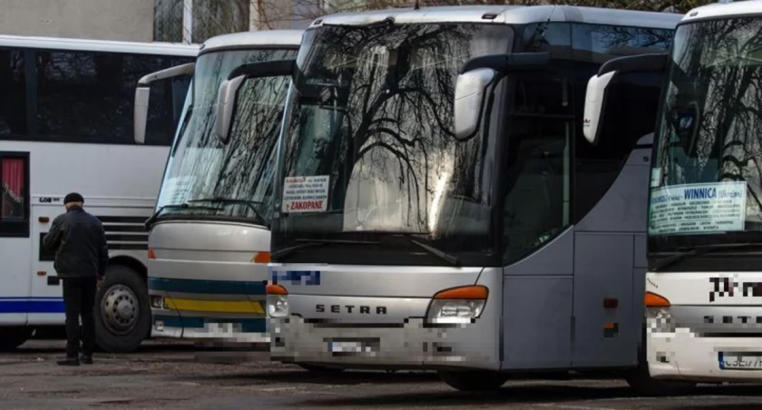 Rozpoczynają się ferie zimowe. Policjanci będą szczegółowo kontrolować autokary