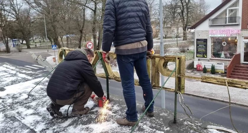 Kolejny kultowy neon w rękach pasjonatów