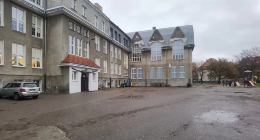 Wiemy, kto wybuduje boisko z bieżnią w centrum miasta