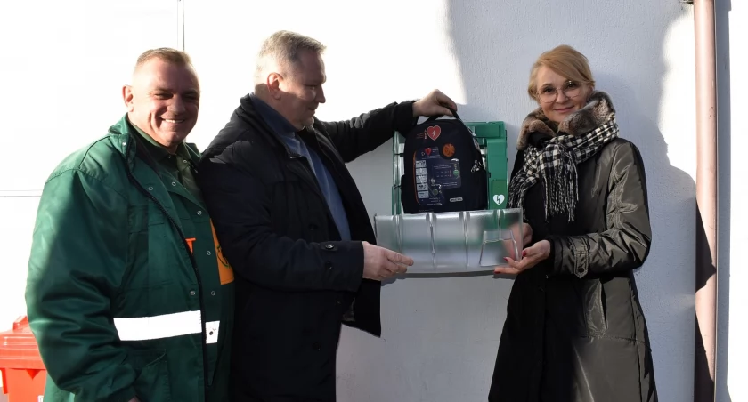 Cztery nowe defibrylatory.  Gdzie  pojawiły się urządzenia?