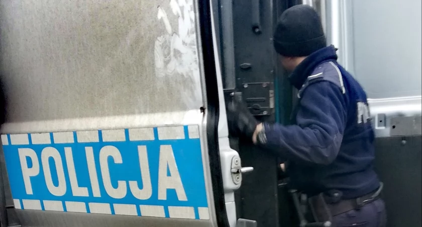 Policjanci przyłapali złodziei na gorącym uczynku. Mężczyźni mieli przy sobie m.in. biżuterię