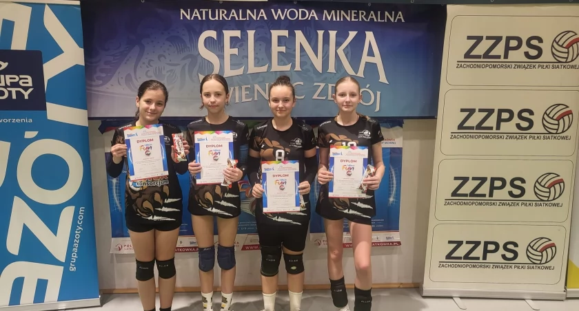 Świetny występ najmłodszych siatkarek
