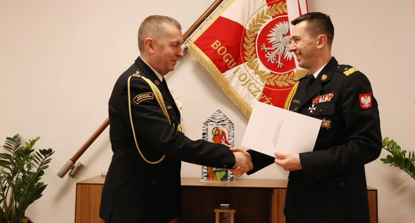 Zmiany w Powiatowej Komendzie Straży Pożarnej. Komendant Makowski awansował