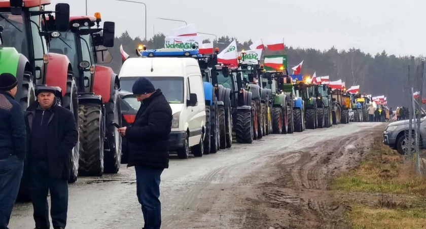Będą blokować drogę ekspresową przez kolejnych 30 dni