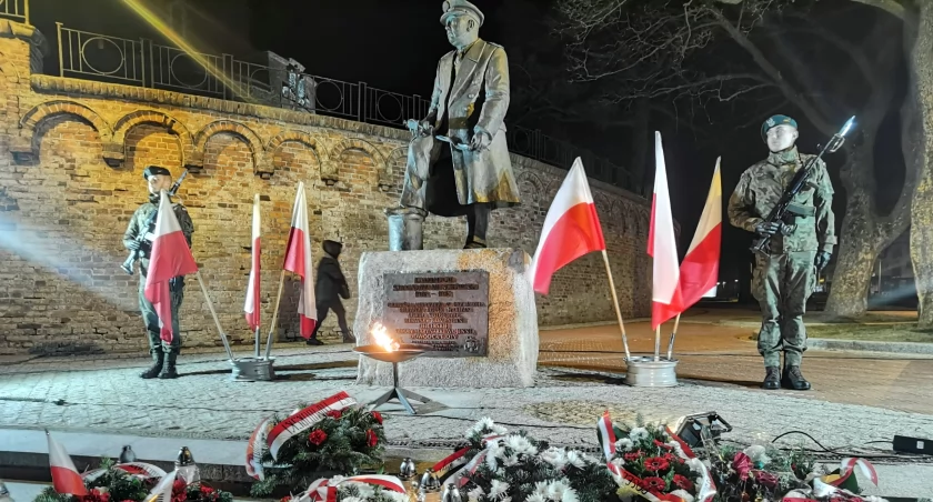 Kołobrzeg pamiętał o Żołnierzach Wyklętych | foto, wideo