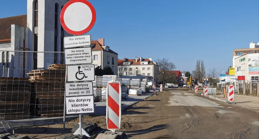 Nasza interwencja. Jest już dojazd do zablokowanego marketu