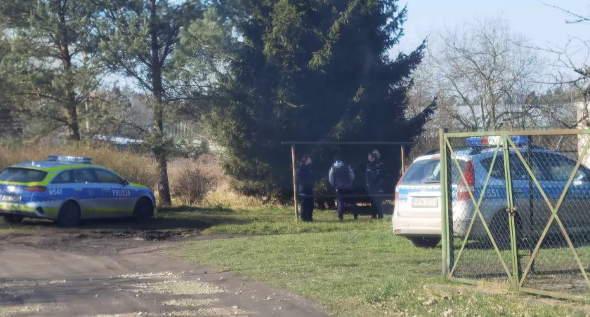 Tragiczny wypadek pod Kołobrzegiem. Zmarł mężczyzna przygnieciony przez motocykl