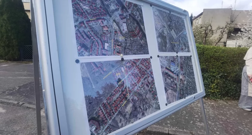 Będzie nowy parking przy targowisku. Miasto zamienia działki z Orlenem | wideo