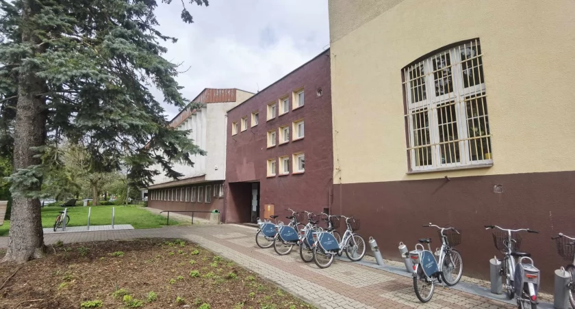 Kiedyś Urząd Pracy, teraz biuro obsługi mieszkańca. Za chwilę rusza przebudowa skrzydła magistratu