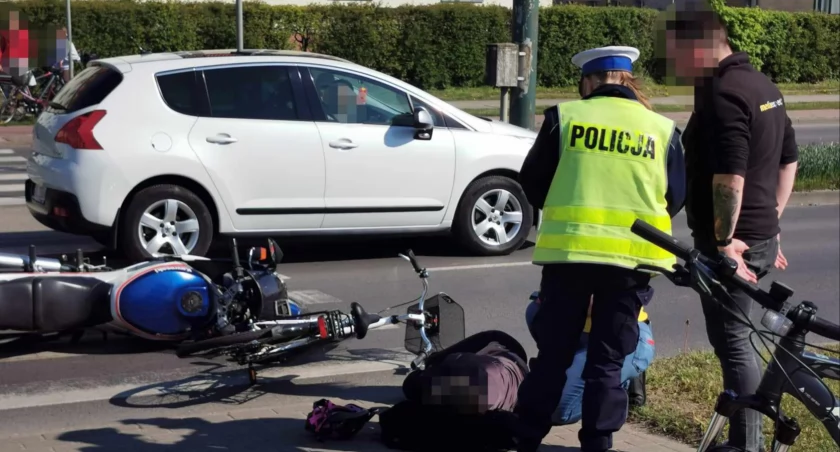 Rowerzystka potrącona przez motocykl 