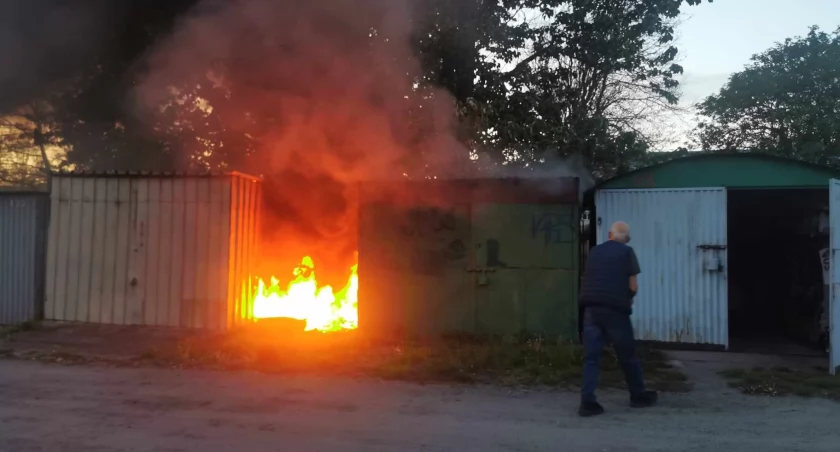 Wybuch przy Krzywoustego? Co mogło się stać podczas pożaru garaży?