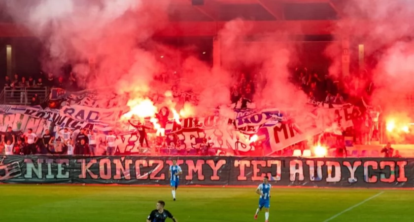 Kotwica walczy o historyczny awans. Zabraknie biletów? Stadion prawie wyprzedany