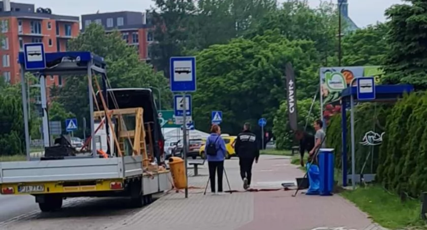 Dwie nowe wiaty przystankowe. Stanęły przy targowisku i Jedności Narodowej