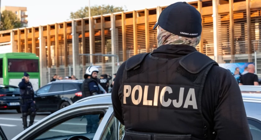 Pokazy i prezentacje w komendzie policji. Dzień otwarty