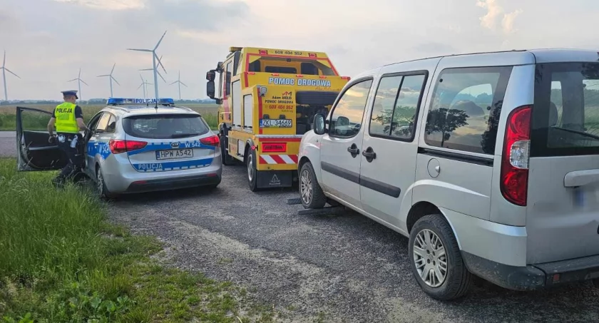 Pijany i bez uprawnień do prowadzenia pojazdów. Policja zatrzymała 19-latka