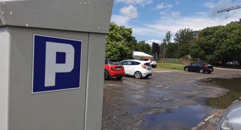 Parking przy targowisku jak przy supermarkecie. Będzie darmowa godzina dla klientów