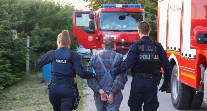 Odkręcił butlę z gazem, groził, że wysadzi budynek. Wieczorna interwencja służb