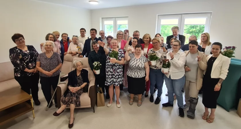 Mieszkania wspomagane. Pierwsze 10 osób otrzymało lokale w nowym budynku