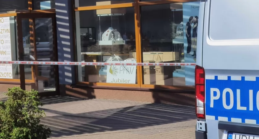 Włamanie do jubilera. Złodzieje ukradli złoto