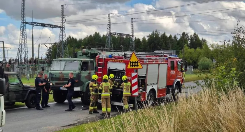 Jechał starem na zlot. W pewnym momencie pojazd zaczął dymić..