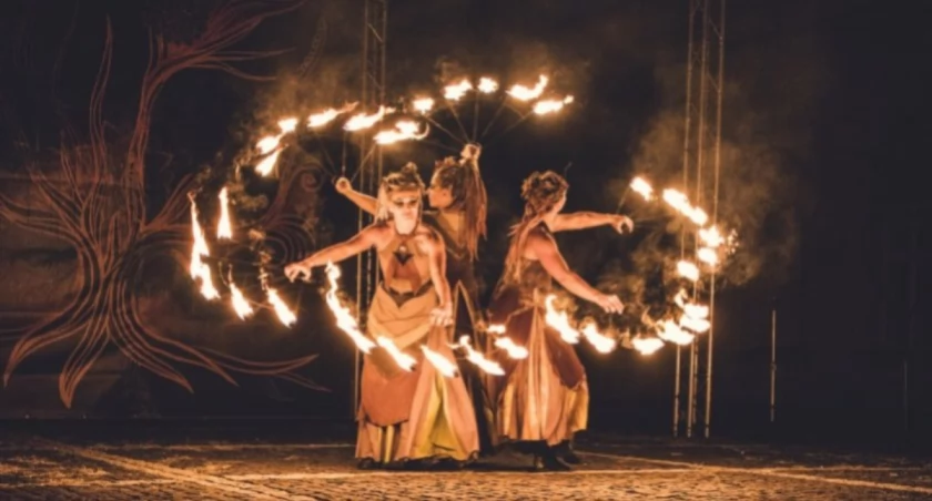 Artyści teatru ulicznego opanują Kołobrzeg. Rusza Festiwal Artystów Ulicy