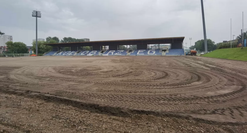 Modernizacja stadionu się opóźnia? Wykonawca czeka na stabilną pogodę