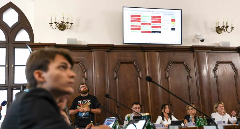 Znajdziemy Cię... - radni otrzymują groźby. Murem za Marianem wymknęło się spod kontroli