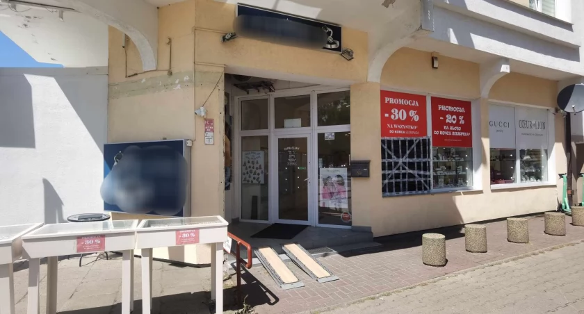Włamanie do jubilera. Sprawca jest poszukiwany