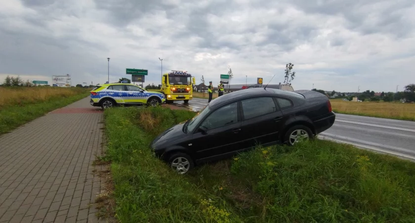 Kierowca poszukiwany. Policja znalazła porzucone auto