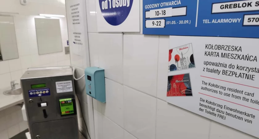 Darmowe korzystanie z miejskich toalet - czy wystarczy karta w telefonie? 