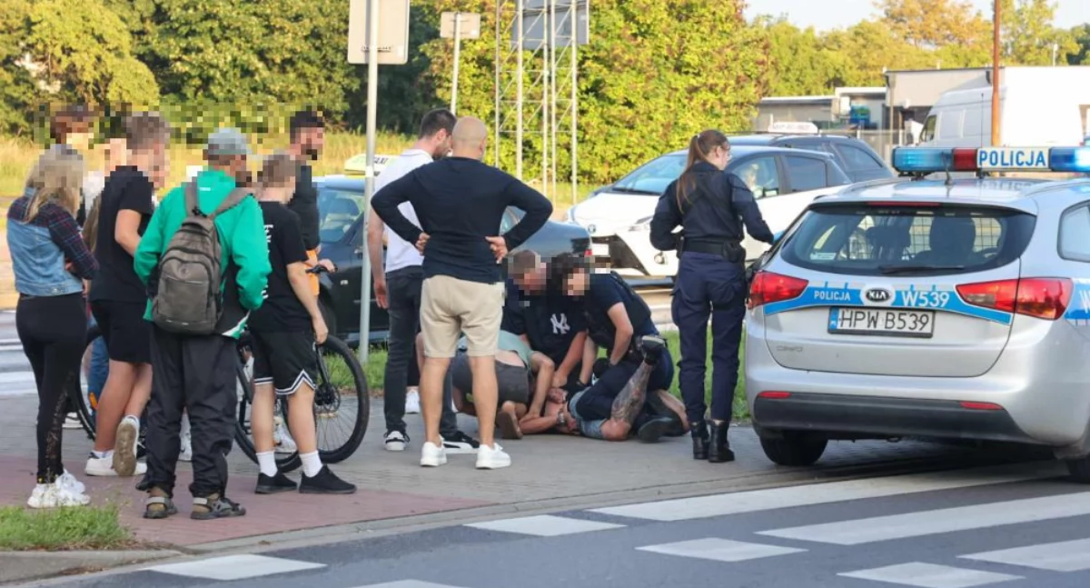 Zaatakował dwie osoby. Na pomoc ruszyli świadkowie zdarzenia | zdjęcia