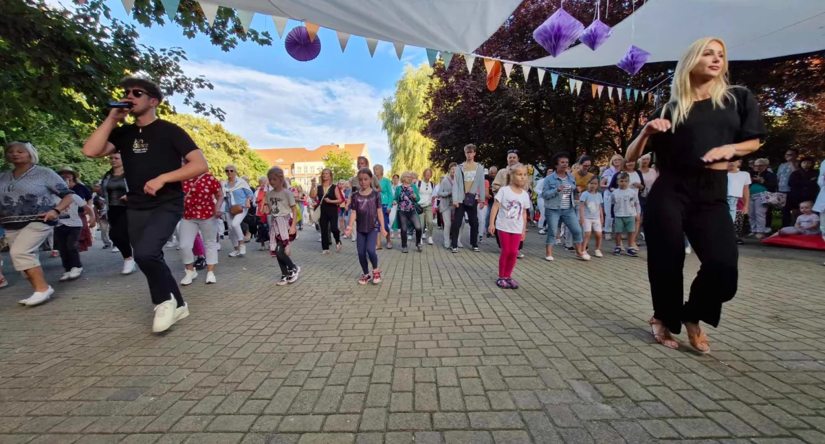 Bachata królowała na Skwerze Pionierów | foto i wideo