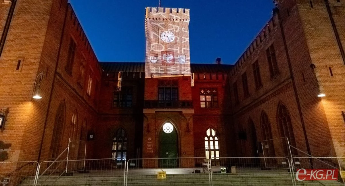 1,2,3... próba mappingu na placu ratuszowym. Pierwsza projekcja już za kilka miesięcy | wideo