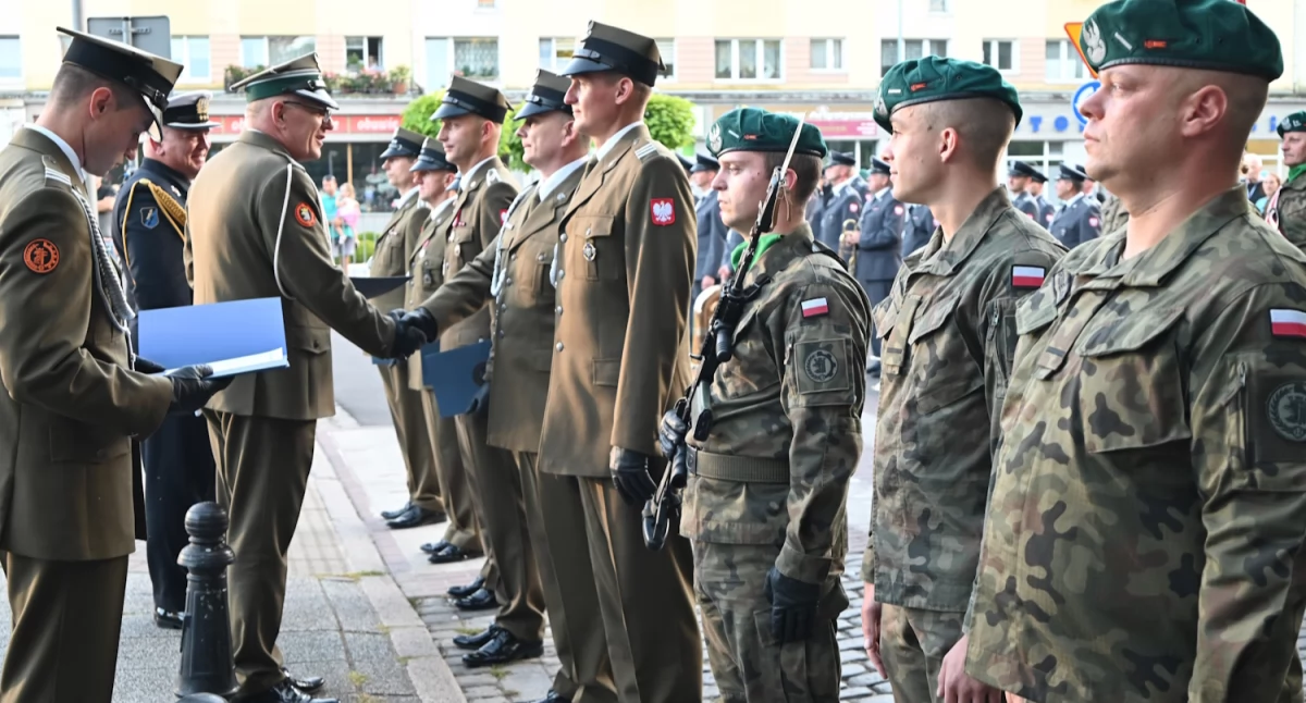 Capstrzyk z okazji Święta Wojska Polskiego |zdjęcia