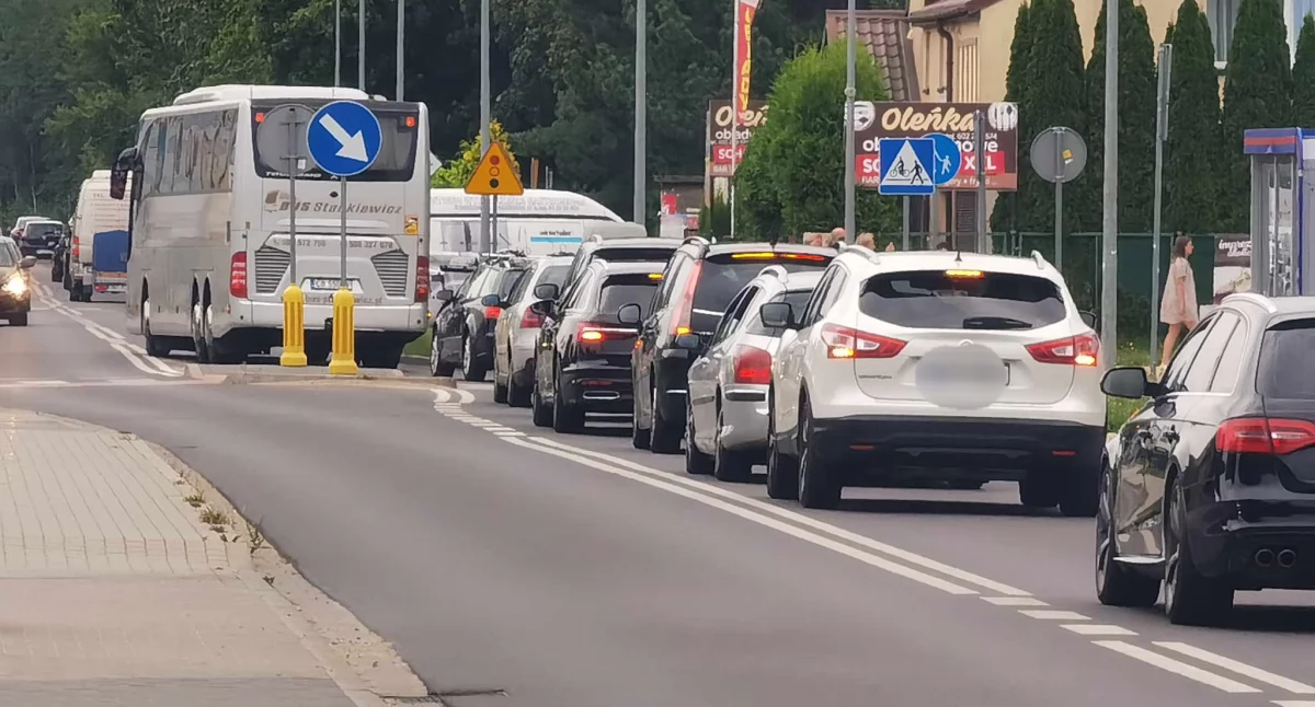 W tym sezonie Kołobrzeg tak jeszcze nie wyglądał... Wszystkie wjazdy do miasta zakorkowane