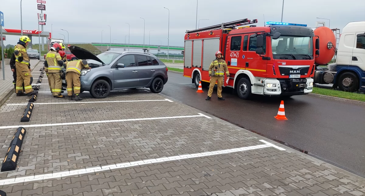 Na MOP przy S6 zapalił się samochód. Interweniowali strażacy