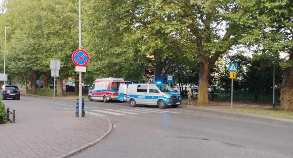 Chcieli mu pomóc. Mężczyzna zaatakował ratowników medycznych