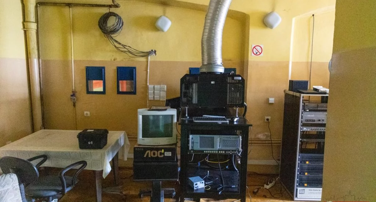 Wehikuł czasu – takich sal kinowych już nie ma. Kino Wybrzeże w obiektywie naszego fotoreportera