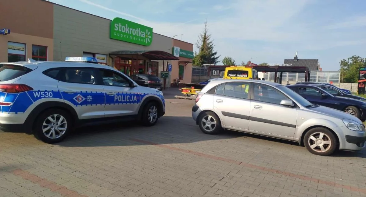 Miał 3 promile. Wjechał w zaparkowany samochód