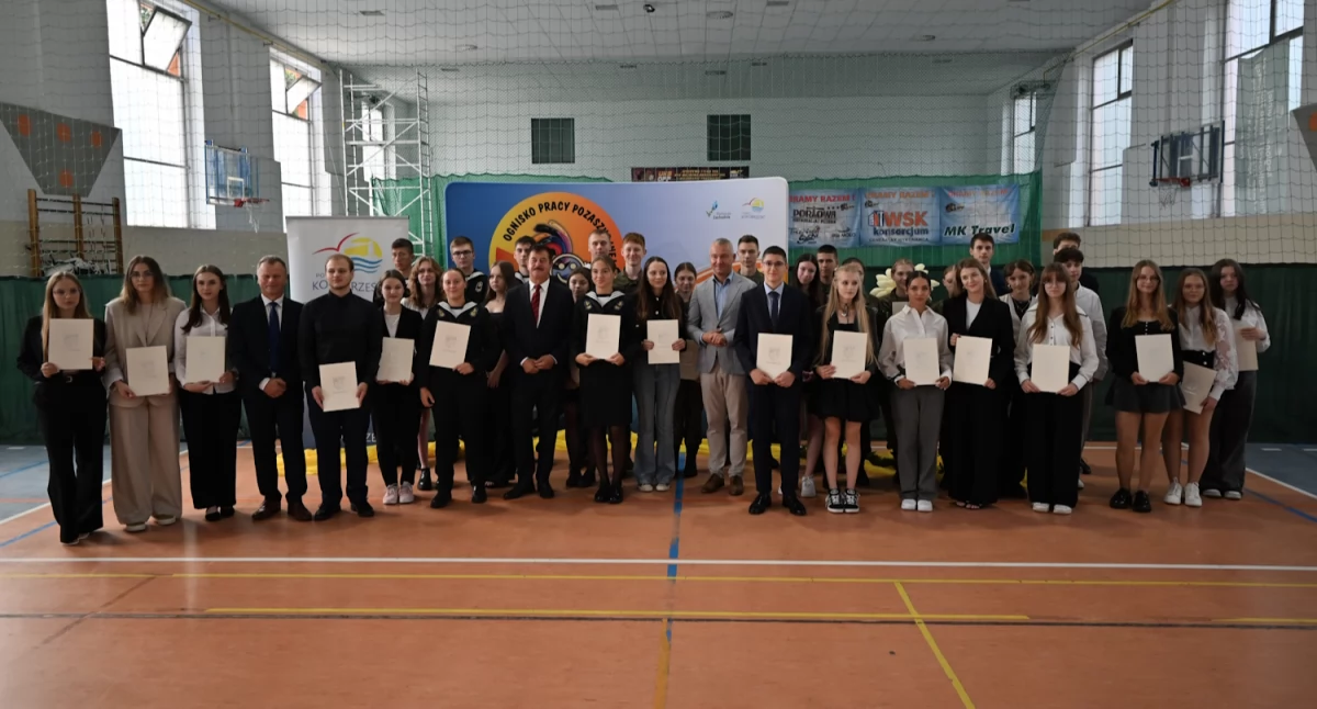 Starostwo Powiatowe w Kołobrzegu przyznało stypendia za szczególne osiągnięcia w nauce