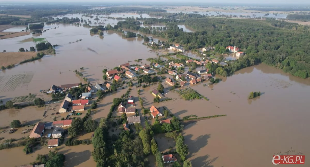 Lewin Brzeski i okolice z góry - relacje ratowników [foto i wideo]