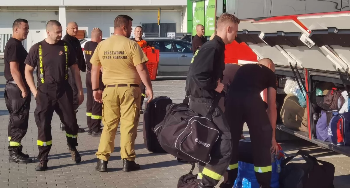 Trwa walka z powodzią. Kolejni strażacy i 200 żołnierzy z Kołobrzegu wyjechało na południe kraju